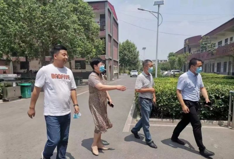 马村区市场监督局局长、教育局局长检查我校食堂工作